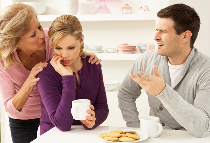 Как вести себя, если раздражают родственники мужа?