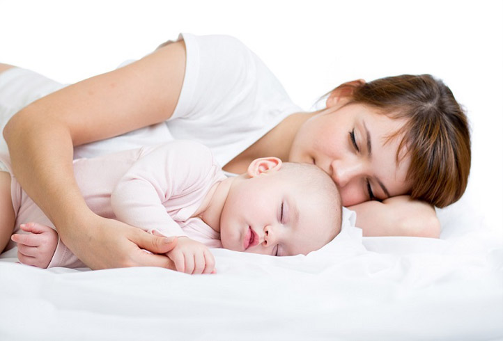 Скільки повинет спати новонароджений