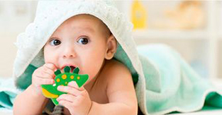 Зубки у младенцев: Когда появится первый?